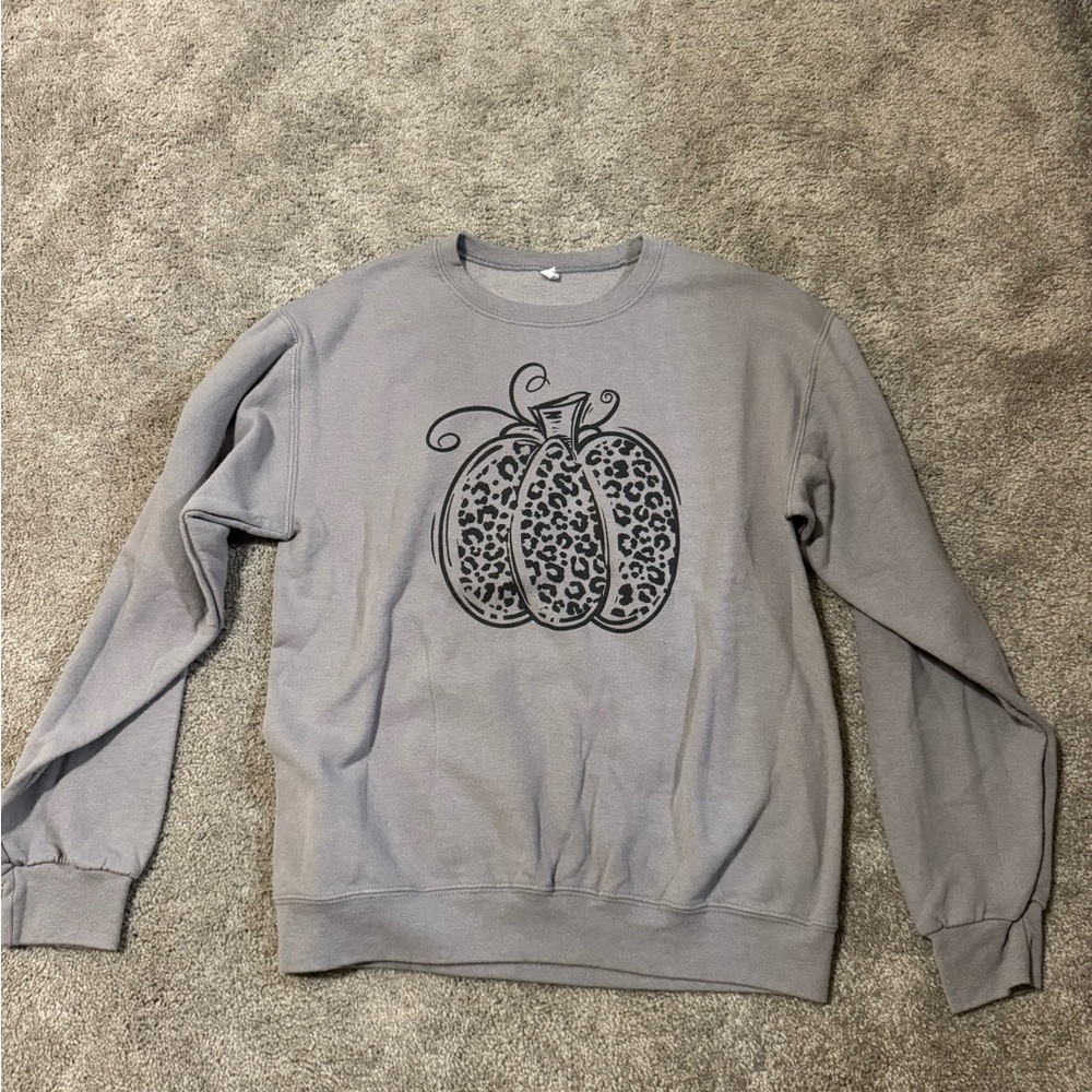 Gildan Gray Crewneck Sweater with Graphic